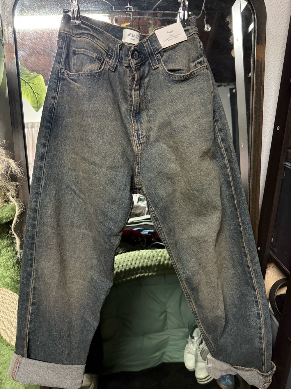 Hollister men's baggy jeans size 31 - 32